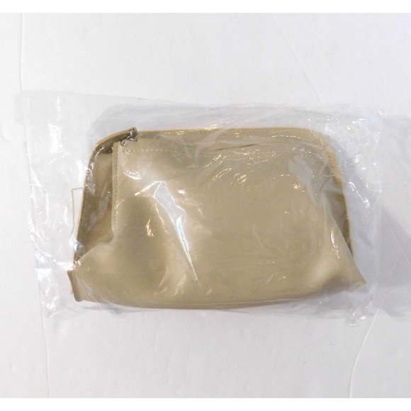 Delta Airlines Travel Amenity Kit Beige Soft Bag Zipper Closure NEW - Picture 1 of 3